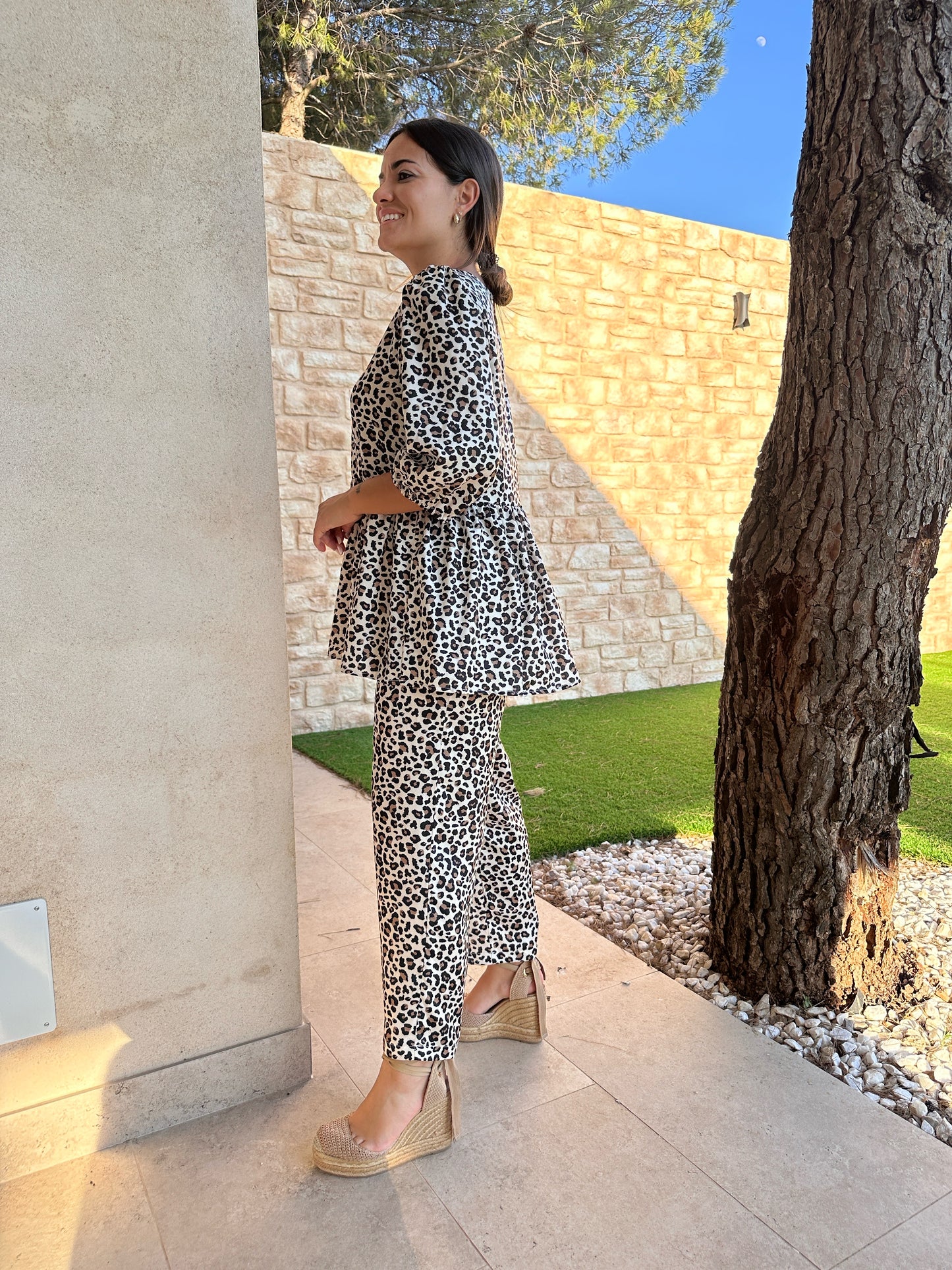 Conjunto DIKIM ANIMAL PRINT con blusa